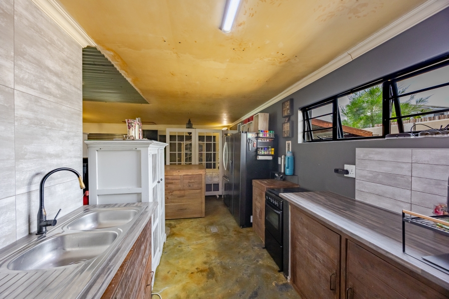 6 Bedroom Property for Sale in Flamingo Vlei Western Cape